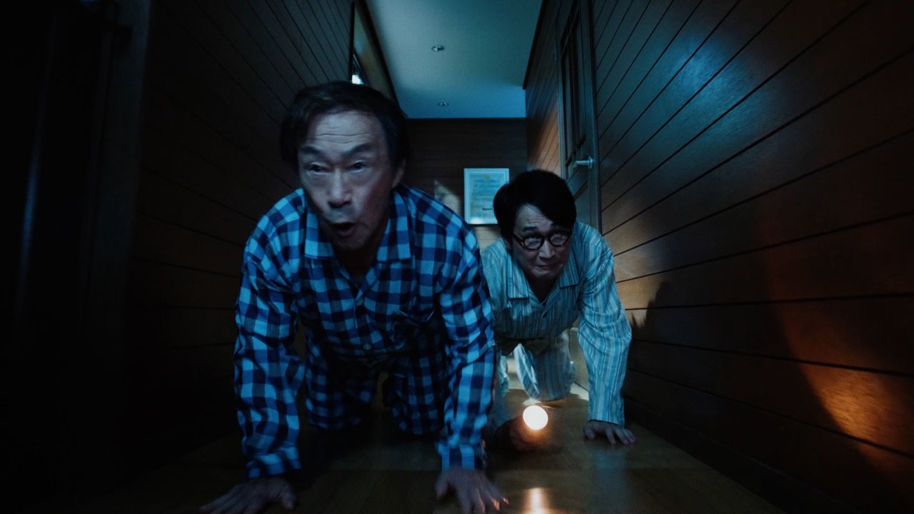 「赤いきつね緑のたぬき」の新CM「夜食大作戦」編より。