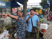 スギちゃん（右）の旅の様子。(c)BS朝日