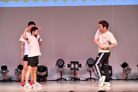 「マッチョ向いてホイ」を行ういぬ太田とジョイマン池谷。あいこが連続し、出演者たちから「見たくない」「これに金払ってない」と野次が飛んだ。