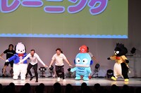 ジョイマンの動きを取り入れたトレーニングに様子。