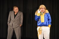 池崎劇団による演劇のワンシーン。