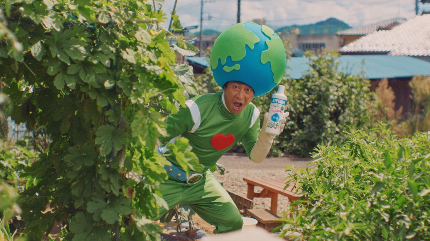 WebCM「地球がサンキュー！」編より。