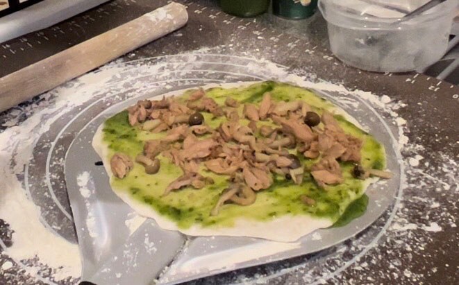 生地に具材を乗せる。