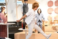 ふらふらしていてなかなか審査席に着かないおばたのお兄さん。