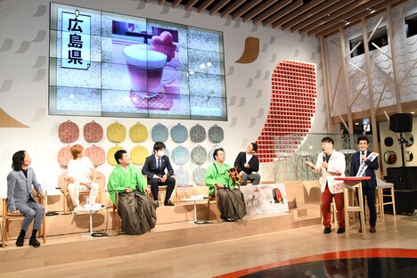 藩飛礼がプレゼンしたのは「広島もみじラテ」。もみじまんじゅうはカフェラテに合うチョコ味で、隠し味に発酵レモンハニーソースを使っている。