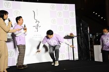 社長が3階からシュタッと登場するのではないかと話すかまいたち濱家。