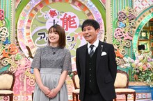 取材会に出席した浜田雅功（右）と清水麻椰（MBSアナウンサー）。