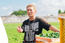 ドラマ「差出人は、誰ですか？」にゲスト出演するニューヨーク嶋佐。(c)TBS