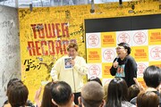 DVD「町のクチビル代理店」発売記念イベントを行ったビスケットブラザーズ。