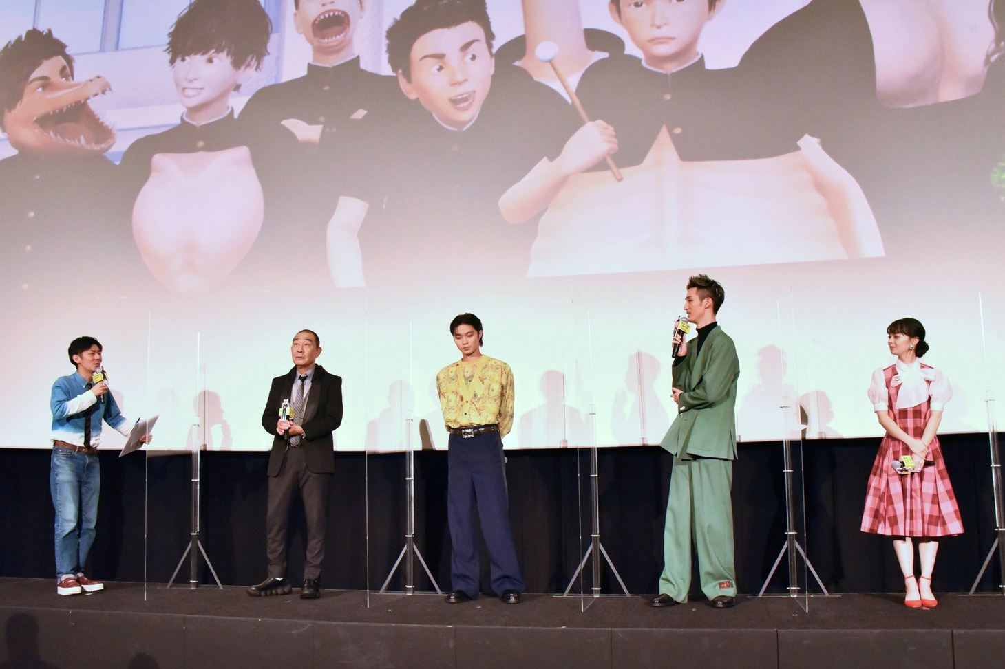 舞台挨拶のワンシーン。