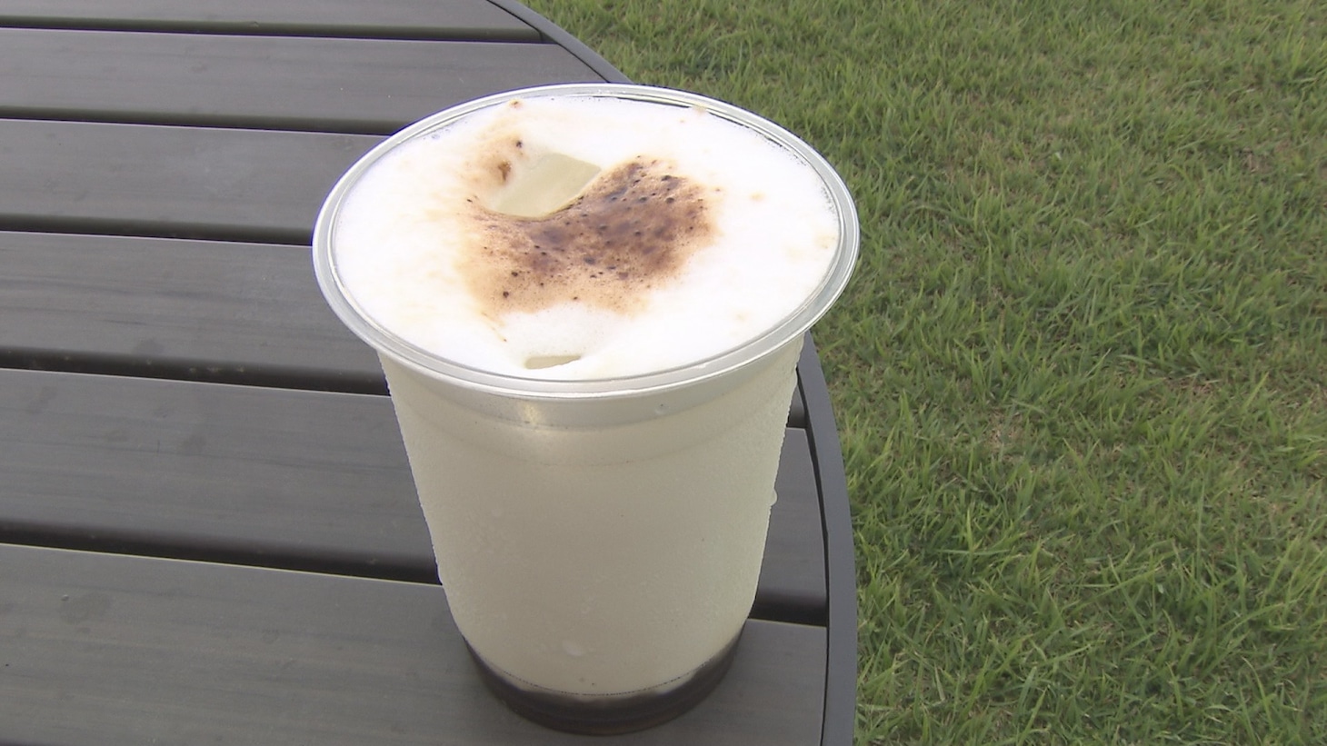 「MISHORAN CAFE」の黒糖ミルク。(c)KYT