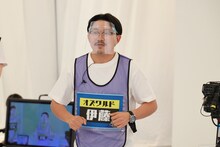 オズワルド伊藤 (c)カンテレ