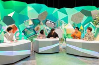 「やすとものいたって真剣です」にスタジオ出演する（左から）令和喜多みな実・河野、海原やすよ ともこ、なすなかにし。(c)ABCテレビ