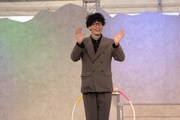 「魅せ物小屋 遊楽」より。
