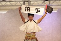 「魅せ物小屋 遊楽」より。