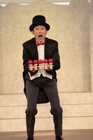 「魅せ物小屋 遊楽」より。