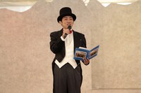 「魅せ物小屋 遊楽」より。