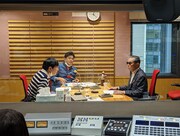 「ゴッドアフタヌーン アッコのいいかげんに1000回」にゲスト出演したタモリ（右）。