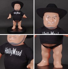 「ハリウッドザコシショウTシャツ＆テンガロンハット付きソフビ人形」