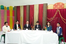 「いい話をした後に全力で変な顔をする晩餐会」に参加する（左から）ニッポンの社長・ケツ、ザ・マミィ林田、ななまがり森下、ラバーガール飛永、ヒコロヒー、千鳥・大悟。