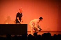 ラーメン屋をテーマにしたコントを披露するコロコロチキチキペッパーズ。