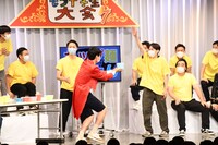 「カップ麺ねるとん」で水色のカップが自分の告白を期待していたと聞き、名乗りを上げるインパルス板倉。