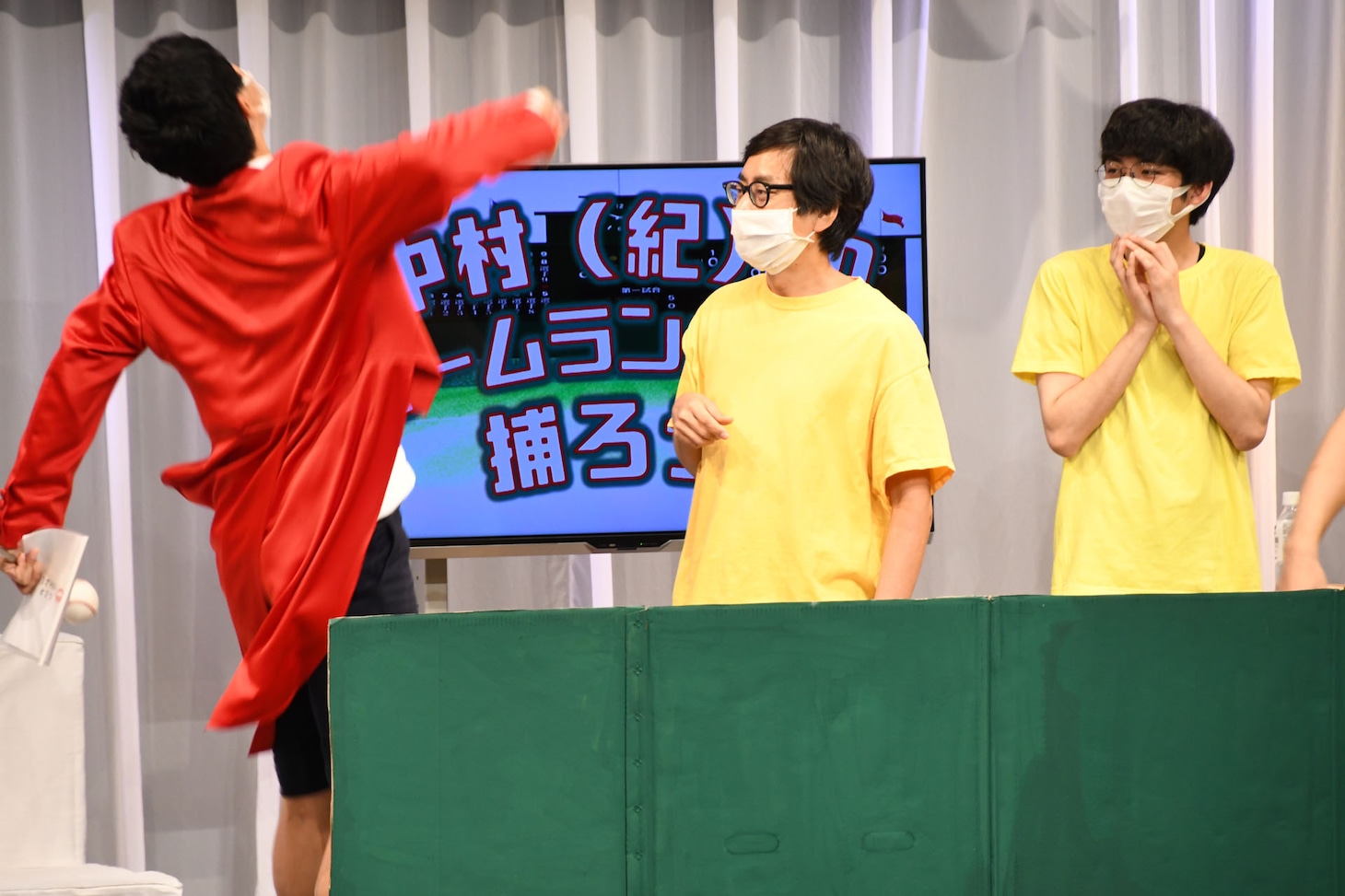 おいでやす小田に失格を言い渡すもう中学生。