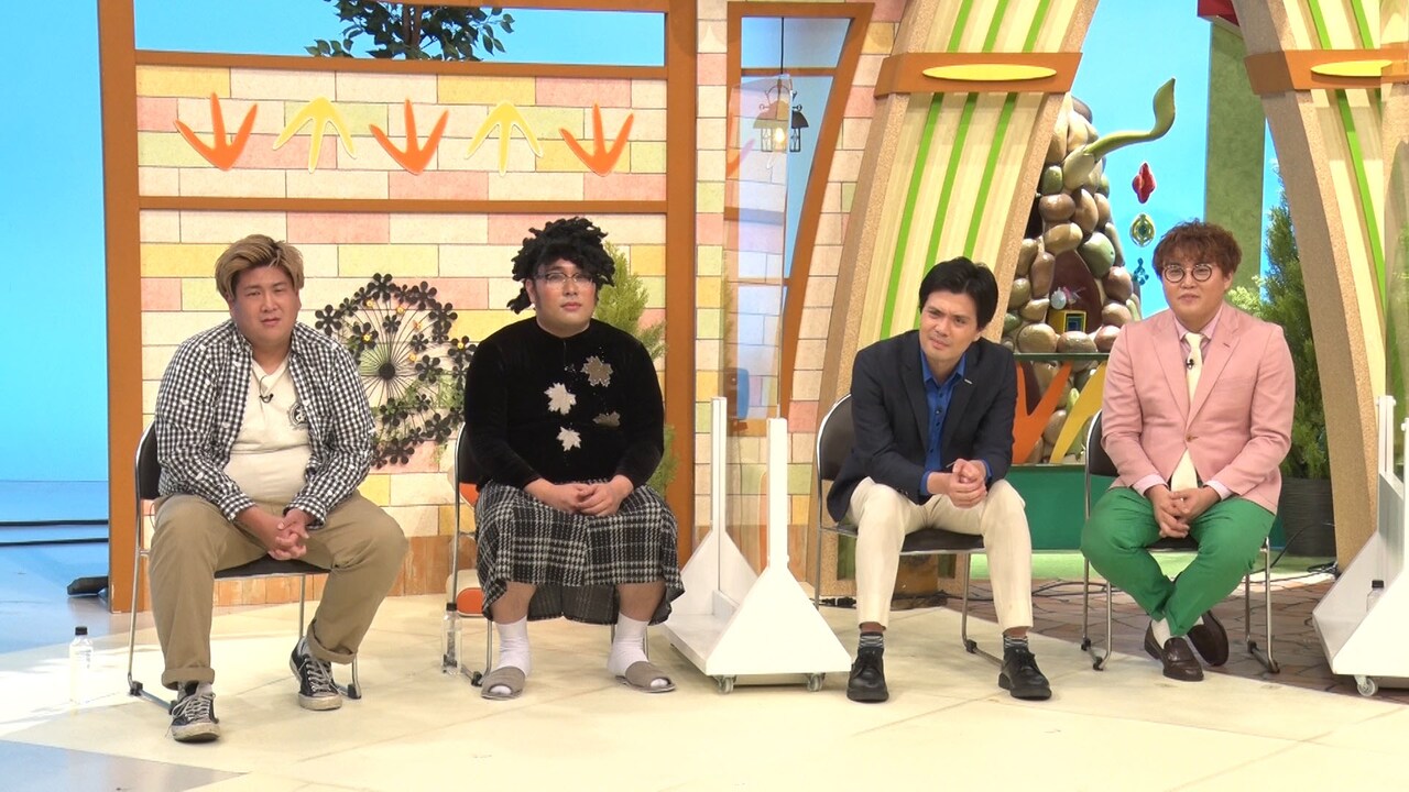 新井の審査に怒りがこみ上げてくるビスケットブラザーズ（左）とマユリカ（右）。