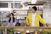 伊藤理々杏とかまいたち濱家。(c)ABCテレビ