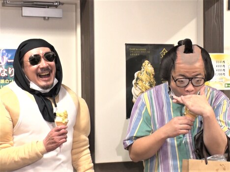左から、笑い飯・西田、岸大介。(c)ABCテレビ