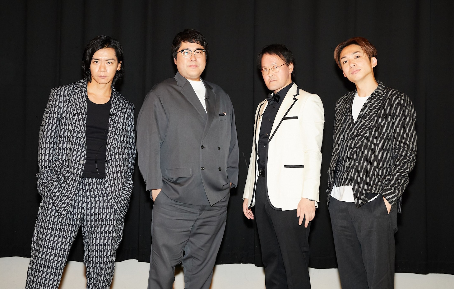 「リッチマンDATE～社長の本気デート見せてください～」MCの（左から）マヂカルラブリー、アインシュタイン。(c)フジテレビ