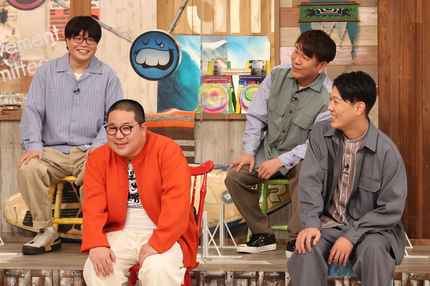 前列左から、ネルソンズの和田まんじゅうと青山フォール勝ち、後列左から、ライス関町、FUJIWARA藤本。(c)フジテレビ