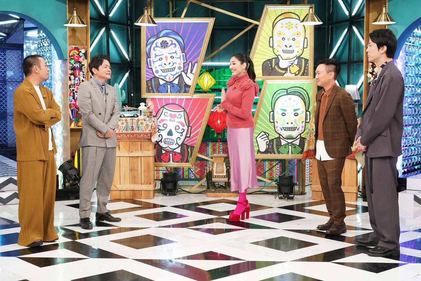 左から千鳥、アンミカ、かまいたち。(c)日本テレビ