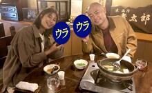 左から稲村亜美、あばれる君。(c)テレビ大阪