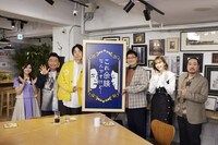 「これ余談なんですけど…」第1回に出演する（左から）伊藤理々杏、かまいたち、南海キャンディーズ山里、藤田ニコル、笑い飯・西田。(c)ABCテレビ