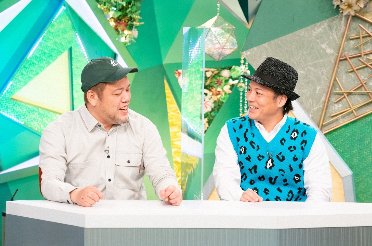野性爆弾くっきー！とシャンプーハット恋さん。(c)ABCテレビ