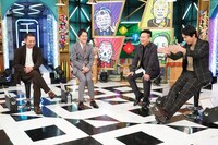 左から千鳥、かまいたち。(c)日本テレビ