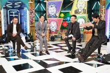 左から千鳥、かまいたち。(c)日本テレビ