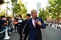 「御堂筋ランウェイ」に登場したダウンタウン。