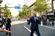 「御堂筋ランウェイ」に登場したダウンタウン。