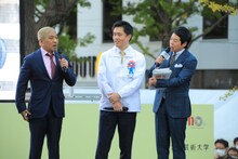 ダウンタウンと吉村洋文府知事。