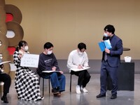 「MC：兎」の様子。（写真提供：吉本興業）