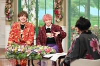 EXITと黒柳徹子。(c)テレビ朝日