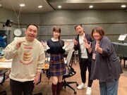 左からミルクボーイ内海、礒部花凜、ミルクボーイ駒場、宇野ひろみ。