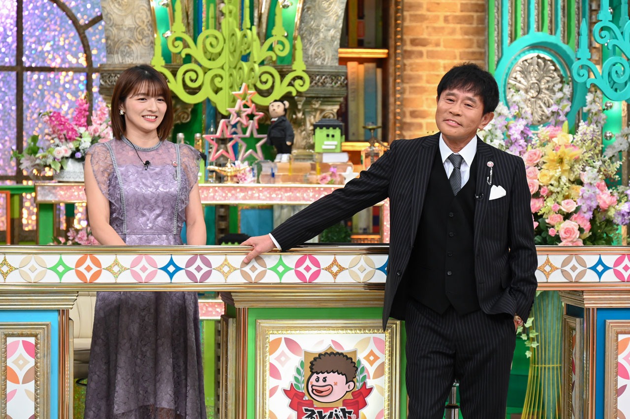左から清水麻椰（MBSアナウンサー）、浜田雅功。