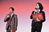 「『R-1グランプリ2023』やります会見」でMCを務めた霜降り明星。