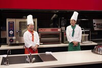 ダイアン津田と、とろサーモン村田。(c)ABCテレビ