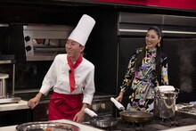 チュートリアル福田、アンミカ。(c)ABCテレビ