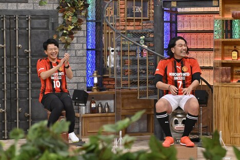 左からミキ亜生、見取り図・盛山。