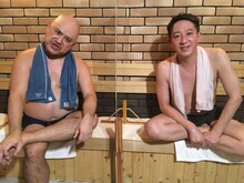 左からハリウッドザコシショウ、サバンナ高橋。